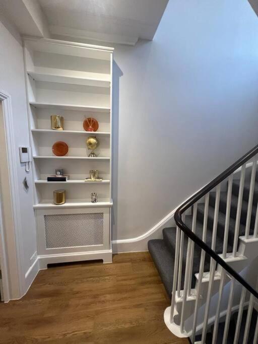 Flat In The Heart Of Holland Park Leilighet London Eksteriør bilde