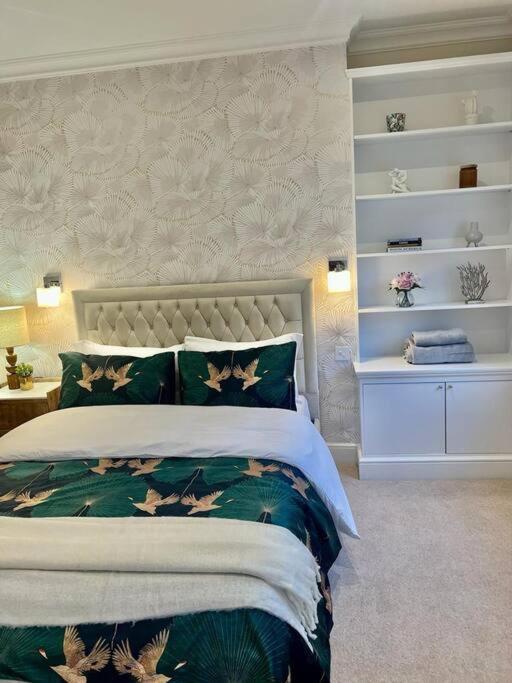 Flat In The Heart Of Holland Park Leilighet London Eksteriør bilde